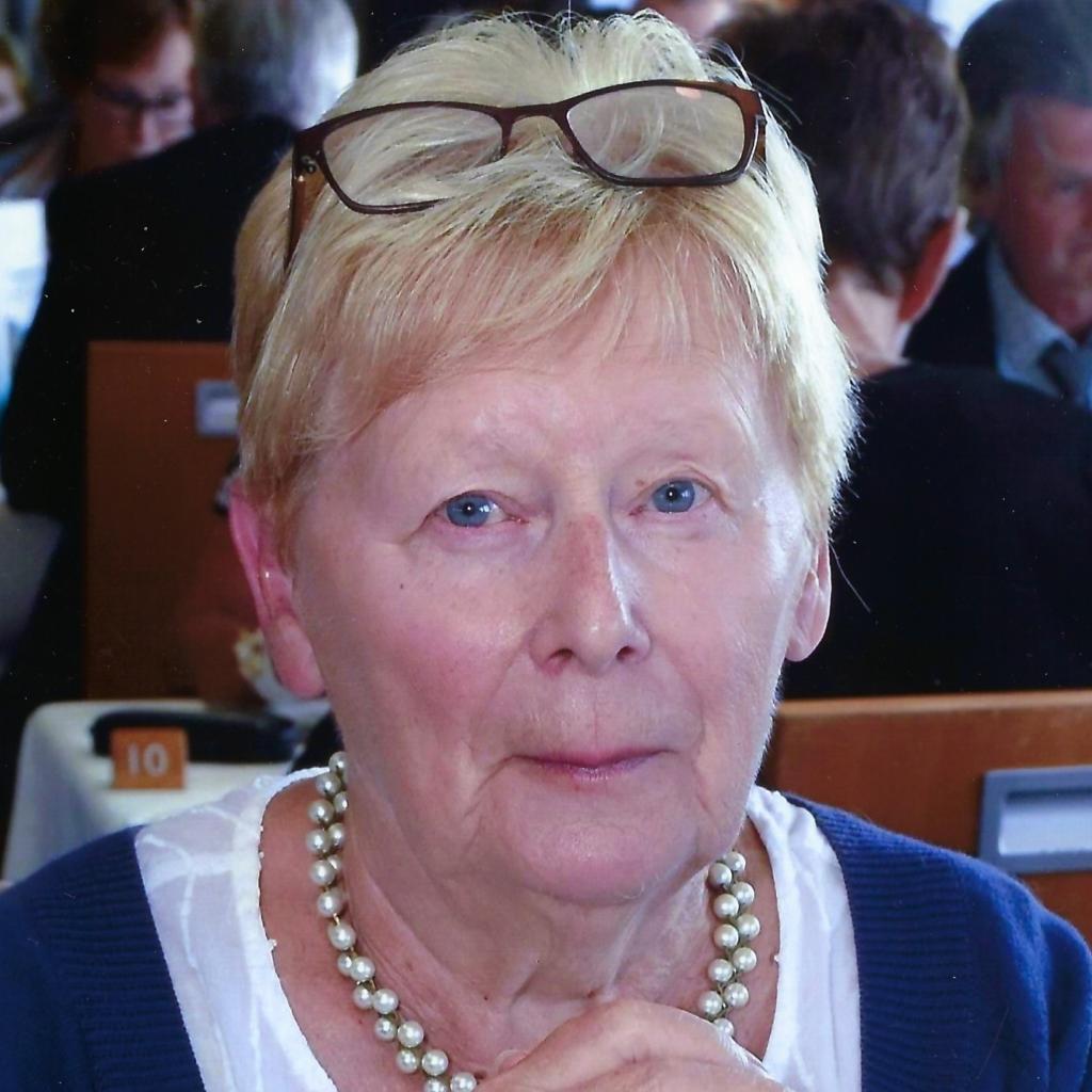 Monique De Bou uit Oudenburg overleden bij Uitvaartzorg Bentein Pollet Oudenburg