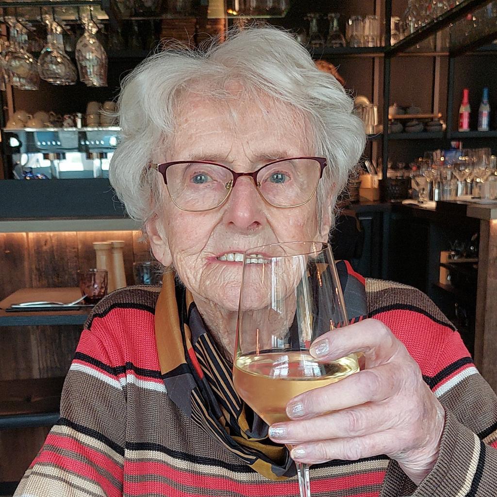 Helene Meyns uit Ettelgem overleden bij uitvaartzorg Bentein & Pollet Oudenburg
