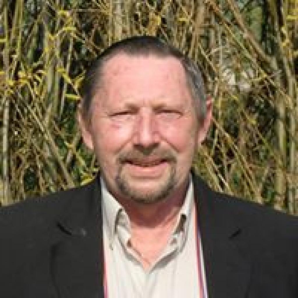 Jean Duysan geboren te Antwerpen en onverwacht overleden te Oudenburg op Kerstavond 2025 afscheid aan de strooiweide van crematorium Polderbos op zaterdag 3 januari 2026 om 14 uur.