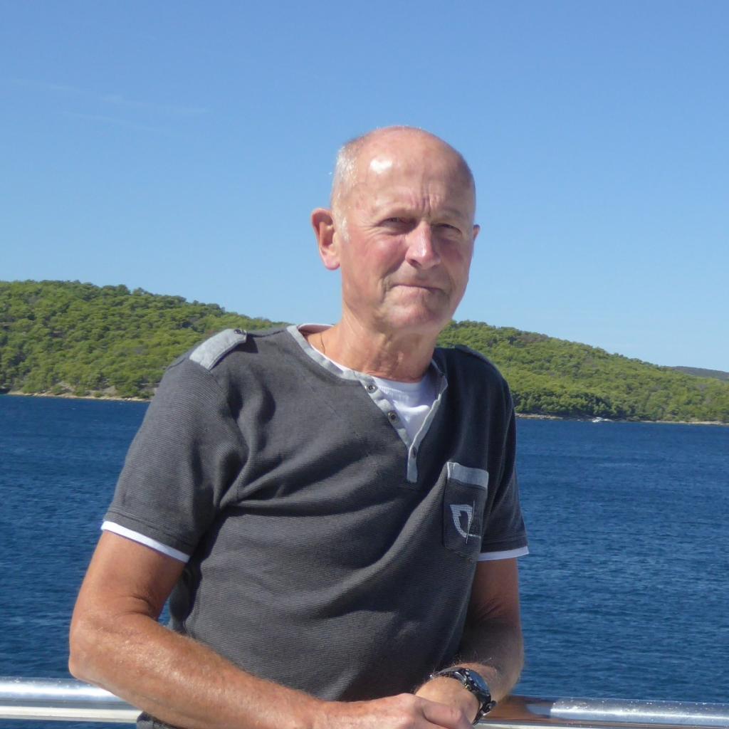 Roland Puttemans woonachtig te Bredene en overleden in het AZ Sint-Jan te Brugge, afscheidsdienst aula Uitvaartzorg Bentein & Pollet te Oudenburg